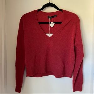 360 Cashmere V Neck Sweater